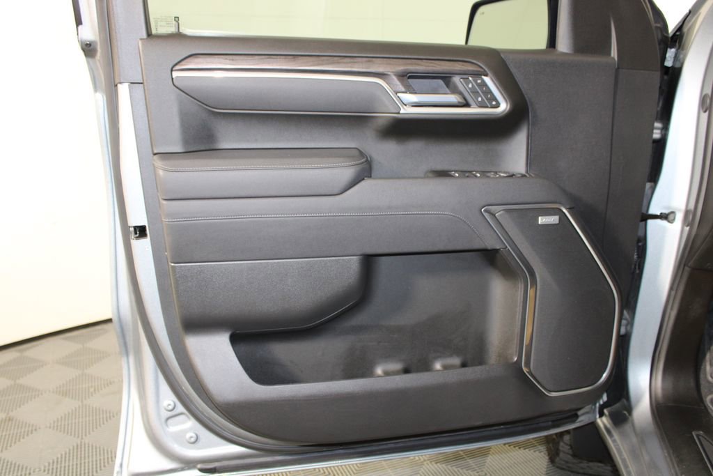 Used 2025 Chevrolet Silverado 1500 LTZ image 19