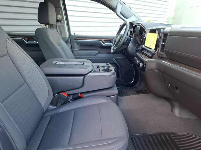 Used 2025 Chevrolet Silverado 1500 LT AWD/4WD image 32