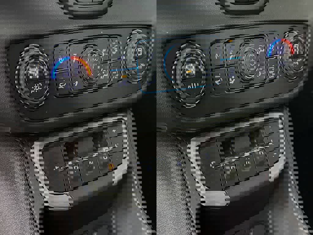 Used 2024 GMC Terrain SLT image 20