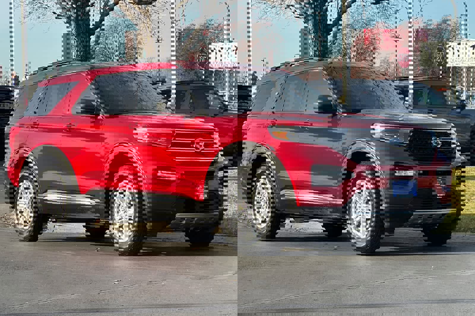 Certified 2020 Ford Explorer XLT w/ Equipment Group 202A image 7