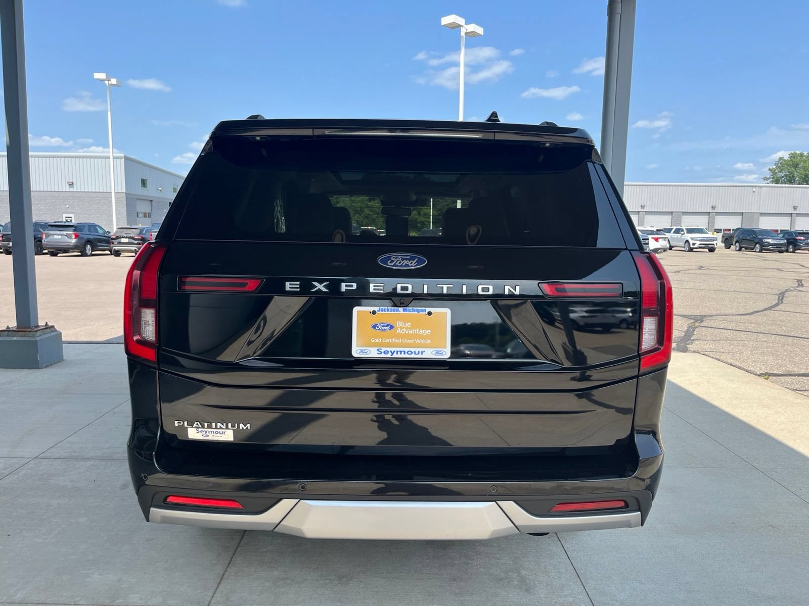 Certified 2025 Ford Expedition Platinum AWD/4WD image 4