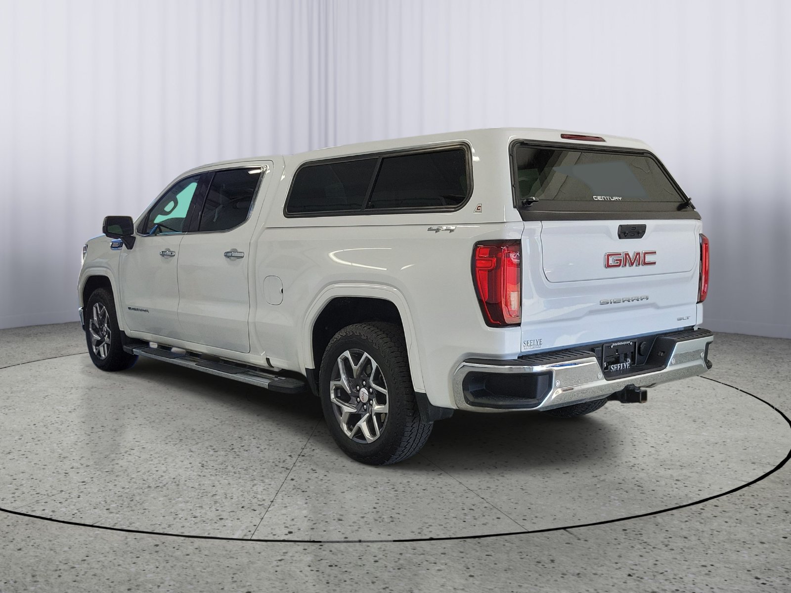 Used 2025 GMC Sierra 1500 SLT w/ SLT Premium Plus Package AWD/4WD image 3