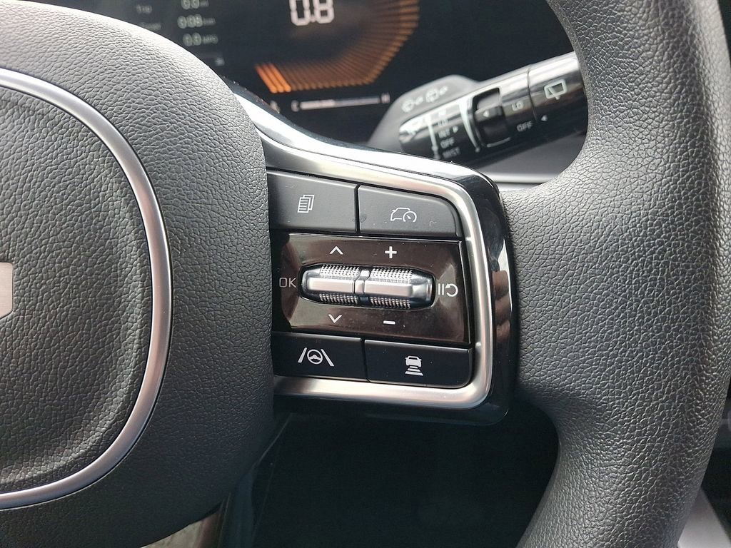 Used 2025 Kia Sorento LX FWD image 23