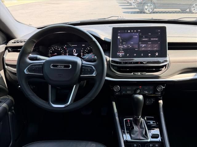 Used 2024 Jeep Compass Trailhawk AWD/4WD image 12