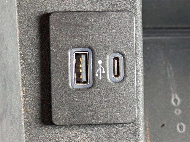 Certified 2022 Ford F350 Lariat w/ Black Appearance Package image 22