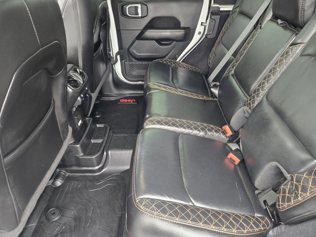 Used 2020 Jeep Wrangler Unlimited Sahara image 29