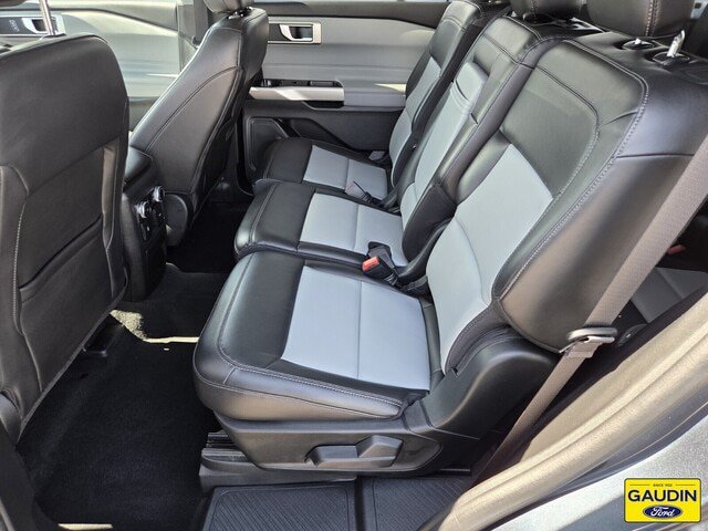 Certified 2023 Ford Explorer XLT w/ Equipment Group 202A RWD image 13