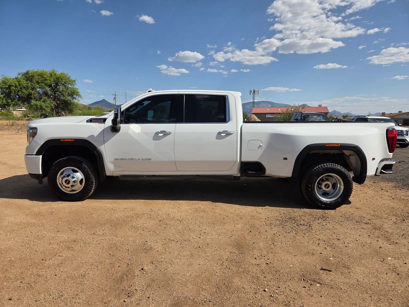 Used 2022 GMC Sierra 3500 Denali w/ Denali Ultimate Package AWD/4WD image 9