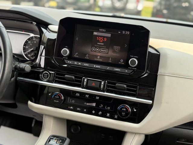 Used 2022 Nissan Pathfinder SV image 38