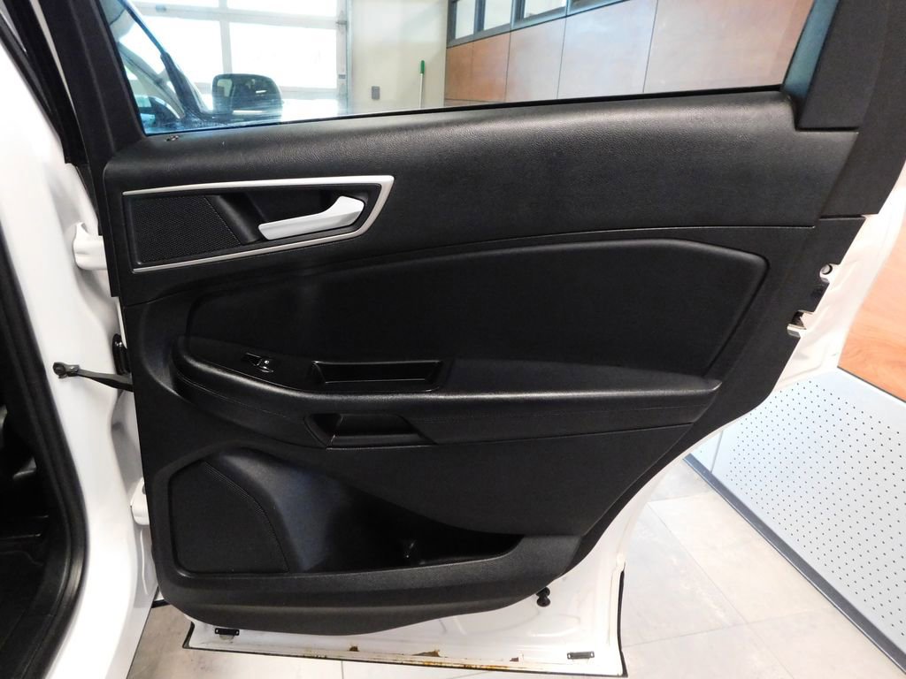 Certified 2018 Ford Edge SEL w/ Equipment Group 201A AWD/4WD image 35