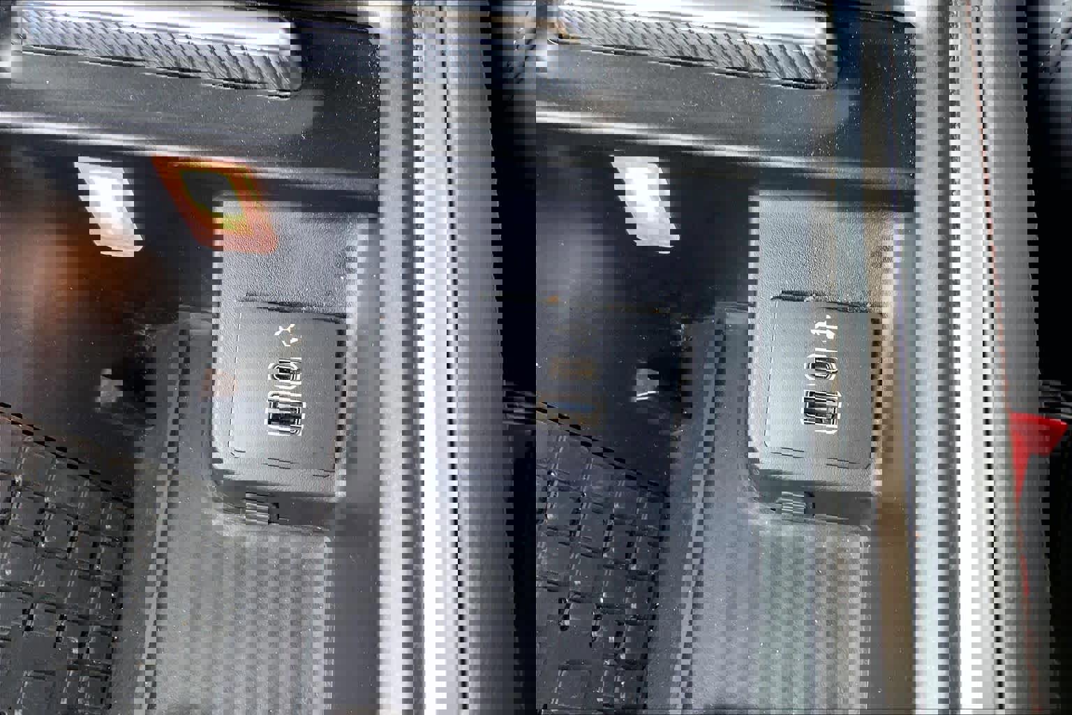 Certified 2025 Ford Expedition Active image 31