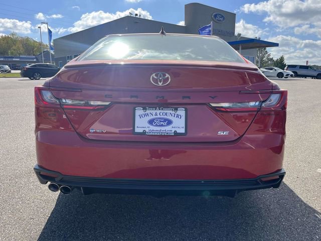 Used 2025 Toyota Camry SE FWD image 3