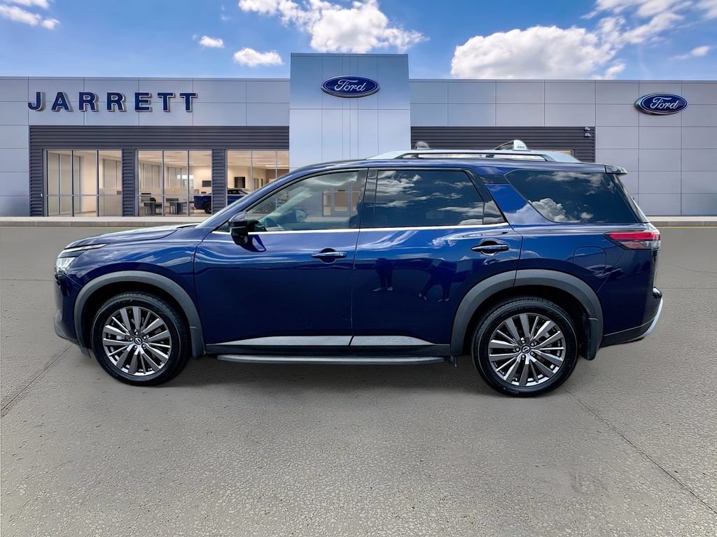 Used 2023 Nissan Pathfinder SL w/ SL Premium Package AWD/4WD image 4