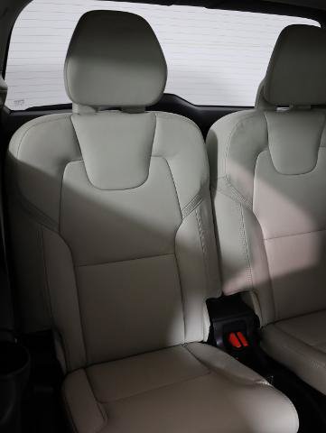 Used 2023 Volvo XC90 B6 Ultimate w/ Protection Package Premier AWD/4WD image 12