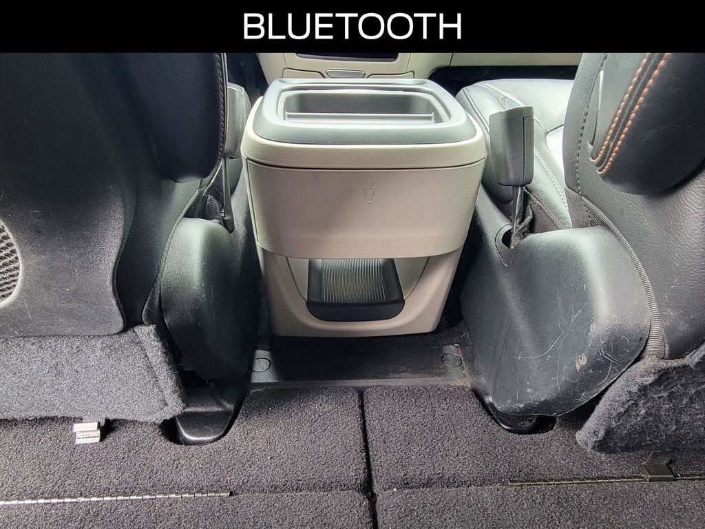 Used 2017 Chrysler Pacifica Touring-L FWD image 10