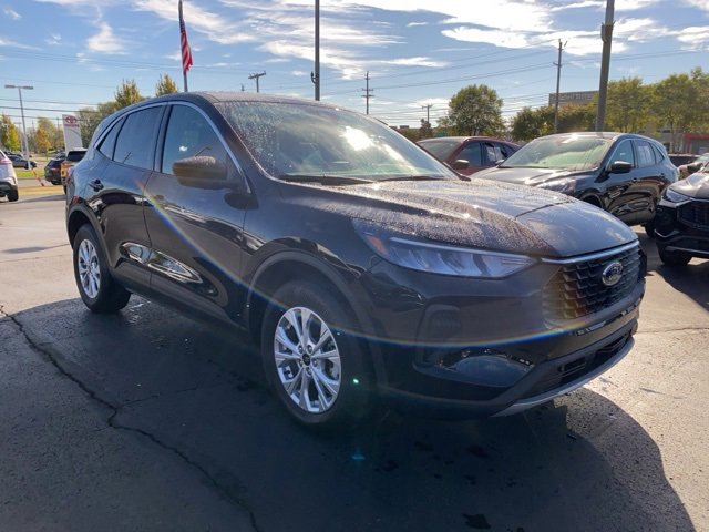 Certified 2023 Ford Escape Active image 3