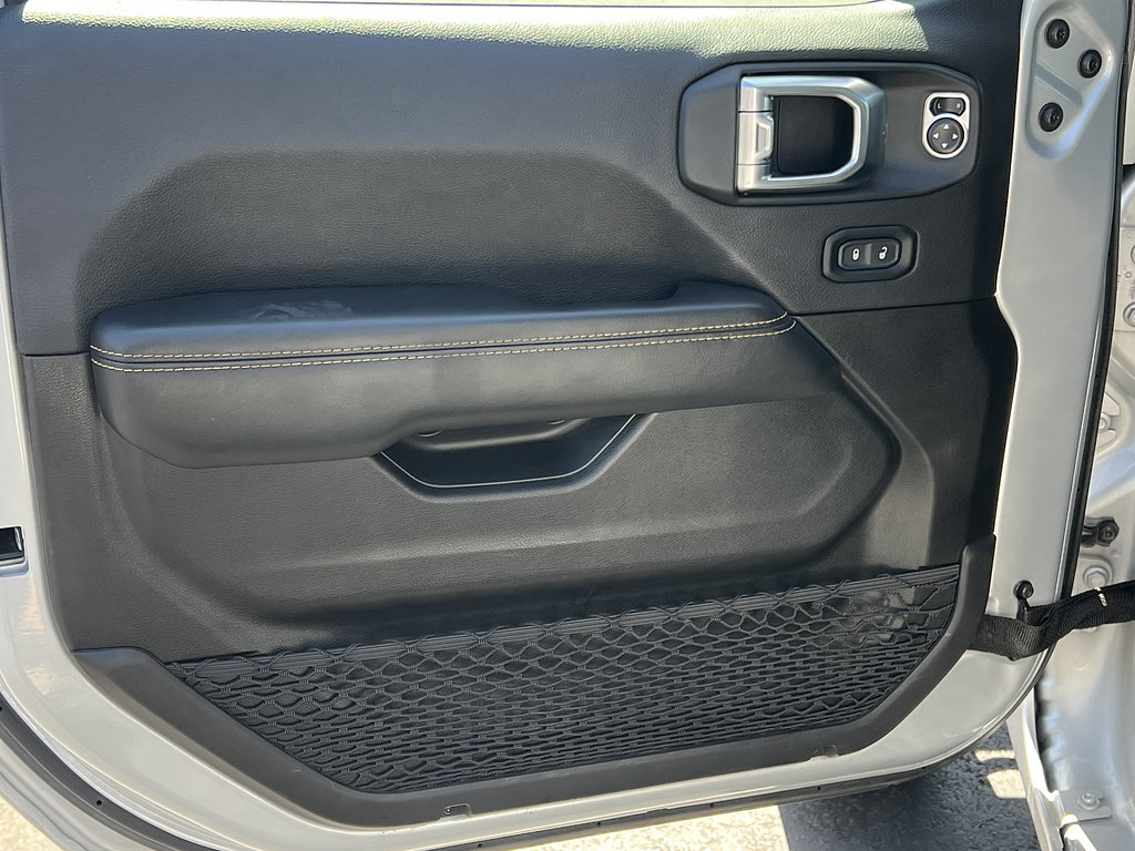Used 2024 Jeep Wrangler Unlimited Sahara AWD/4WD image 26