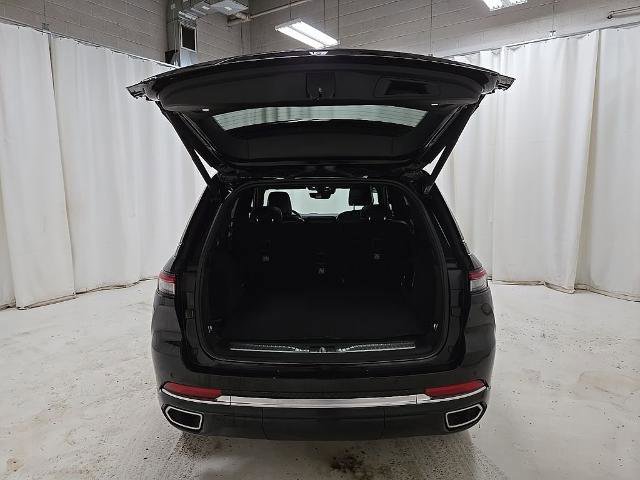 Used 2023 Jeep Grand Cherokee Summit w/ Luxury Tech Group V image 16