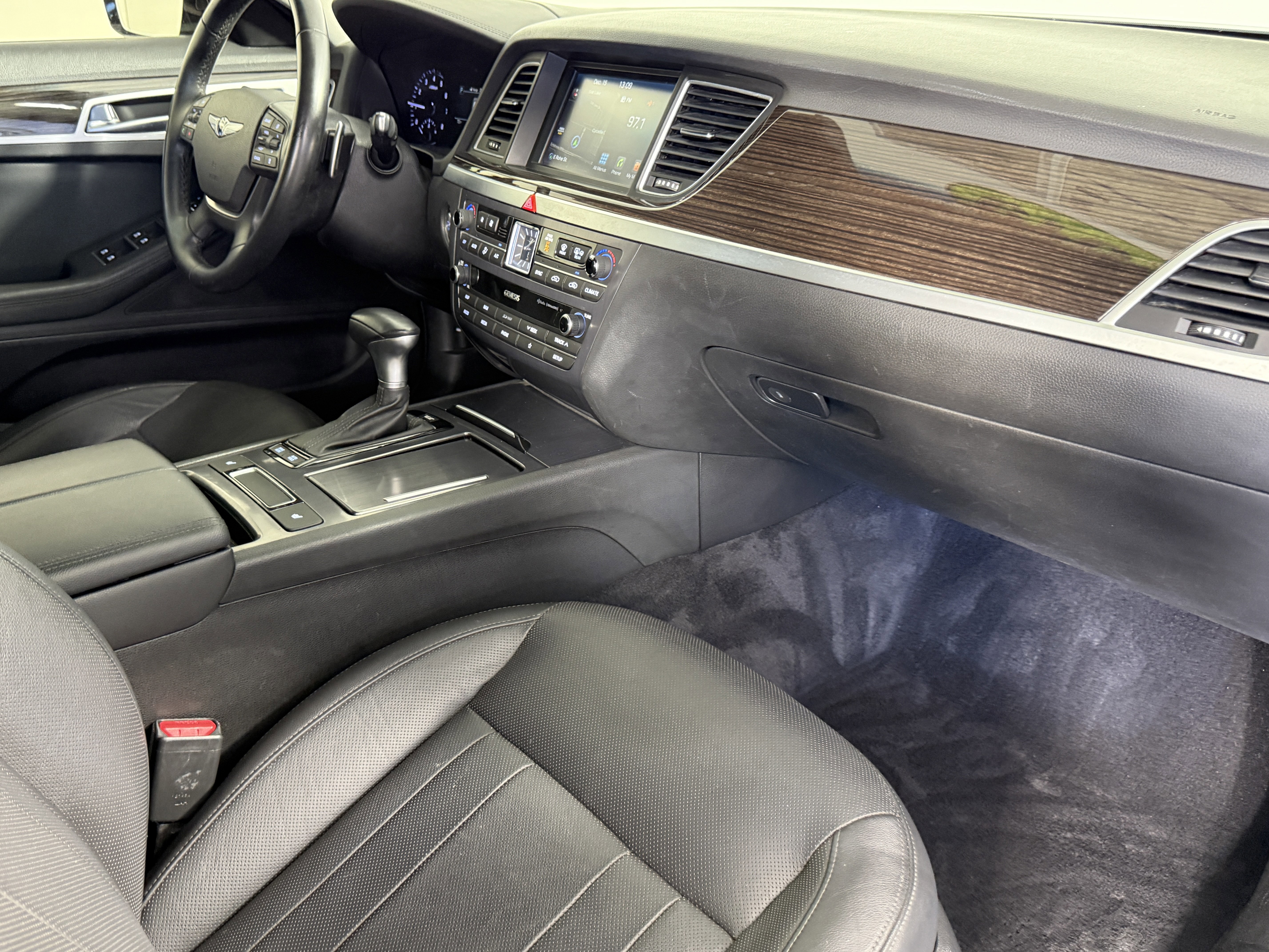 Used 2019 Genesis G80 3.8 image 9