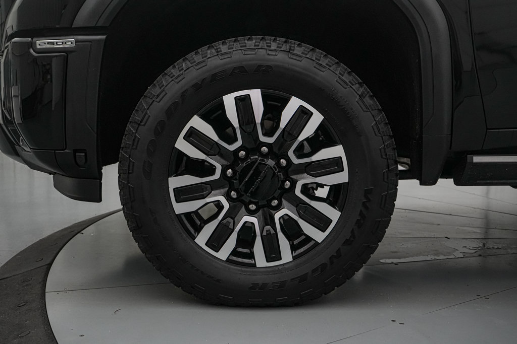 Used 2025 GMC Sierra 2500 Denali Ultimate w/ Max Trailering Package AWD/4WD image 11
