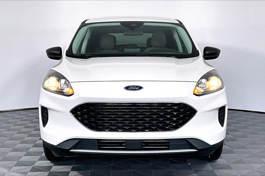 Certified 2022 Ford Escape SE w/ Cold Weather Package AWD/4WD image 3