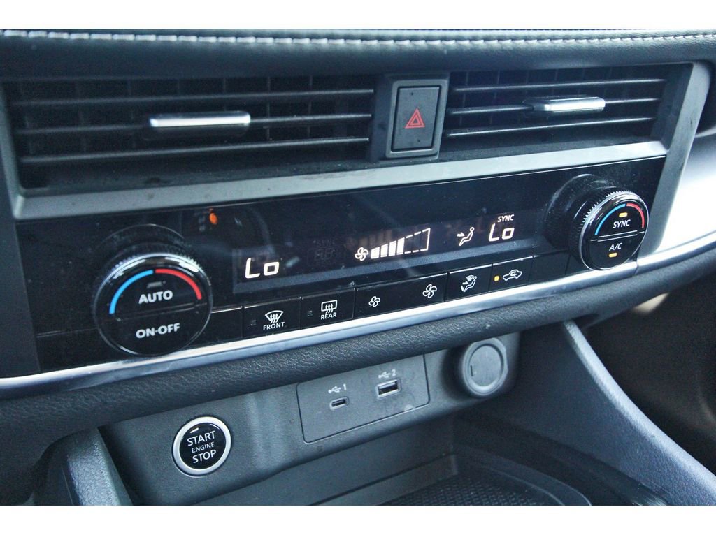 Used 2023 Nissan Rogue SV FWD image 25
