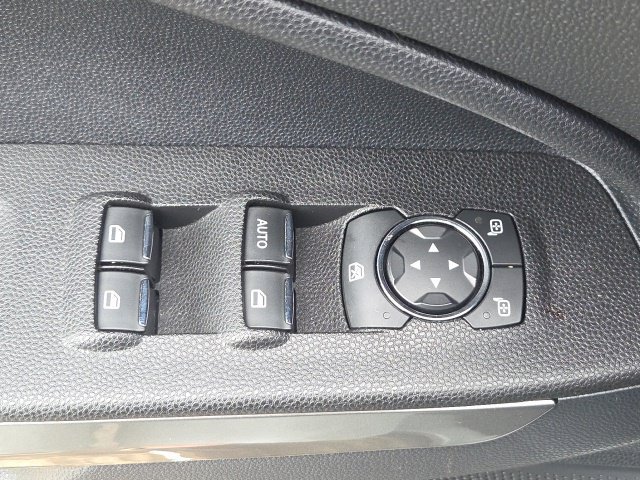 Certified 2018 Ford EcoSport SE w/ SE Convenience Package FWD image 20