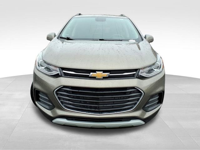 Used 2022 Chevrolet Trax LT w/ LT Convenience Package image 9