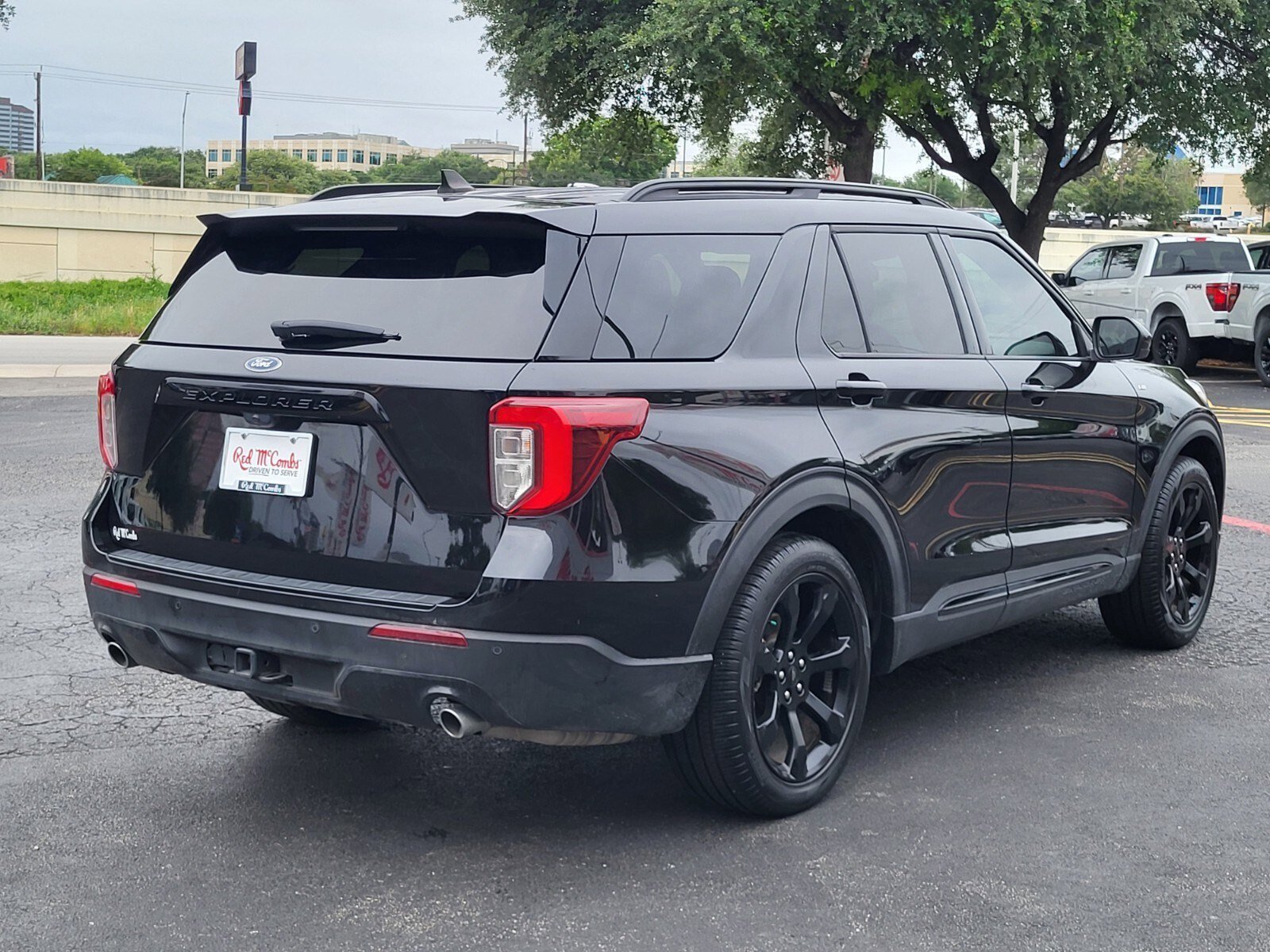Certified 2024 Ford Explorer ST-Line w/ Class IV Trailer Tow Package RWD image 4