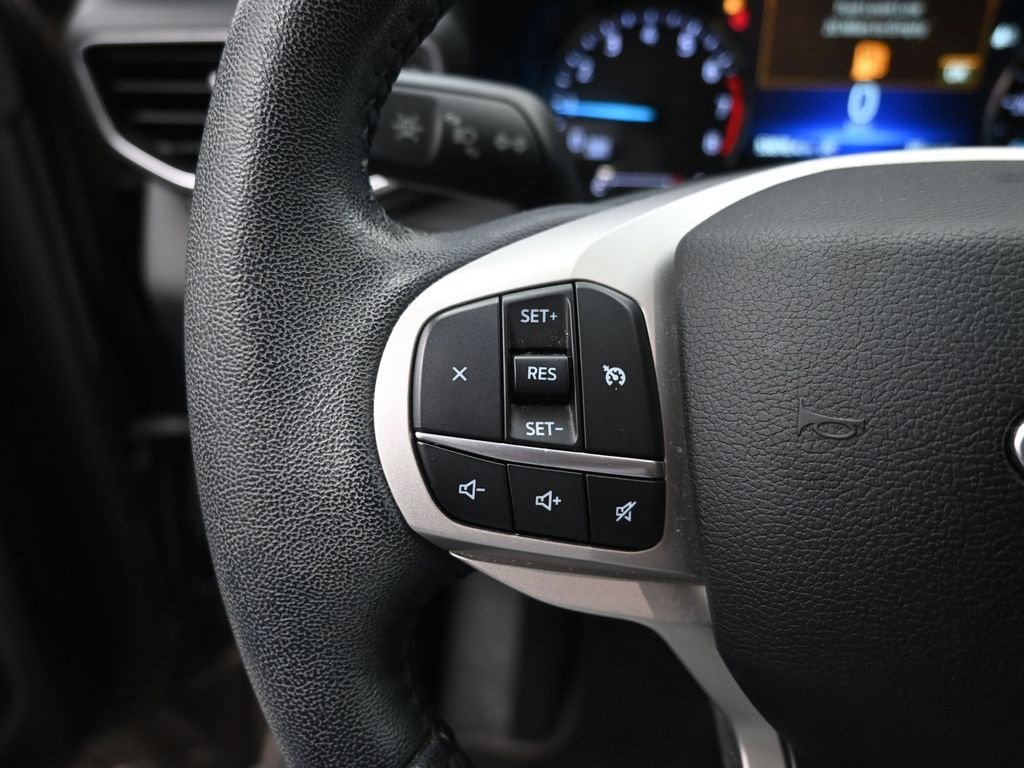 Certified 2021 Ford Explorer XLT w/ Equipment Group 202A image 15