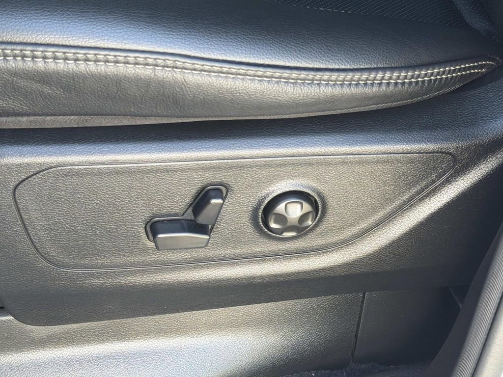 Used 2025 RAM 1500 RHO w/ Bed Utility Group image 21