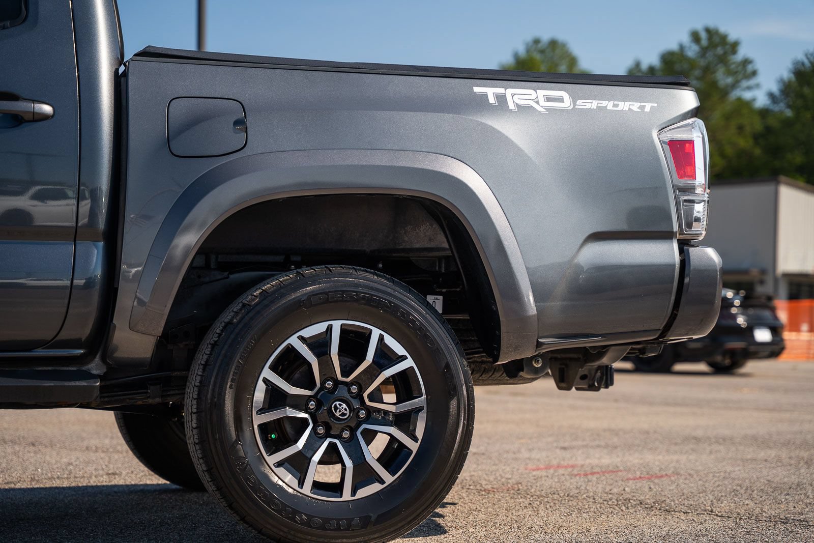 Used 2022 Toyota Tacoma TRD Sport w/ Technology Package RWD image 9