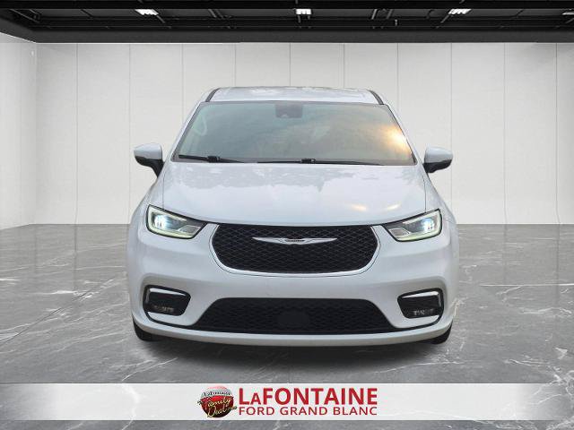 Used 2023 Chrysler Pacifica Touring-L FWD image 8