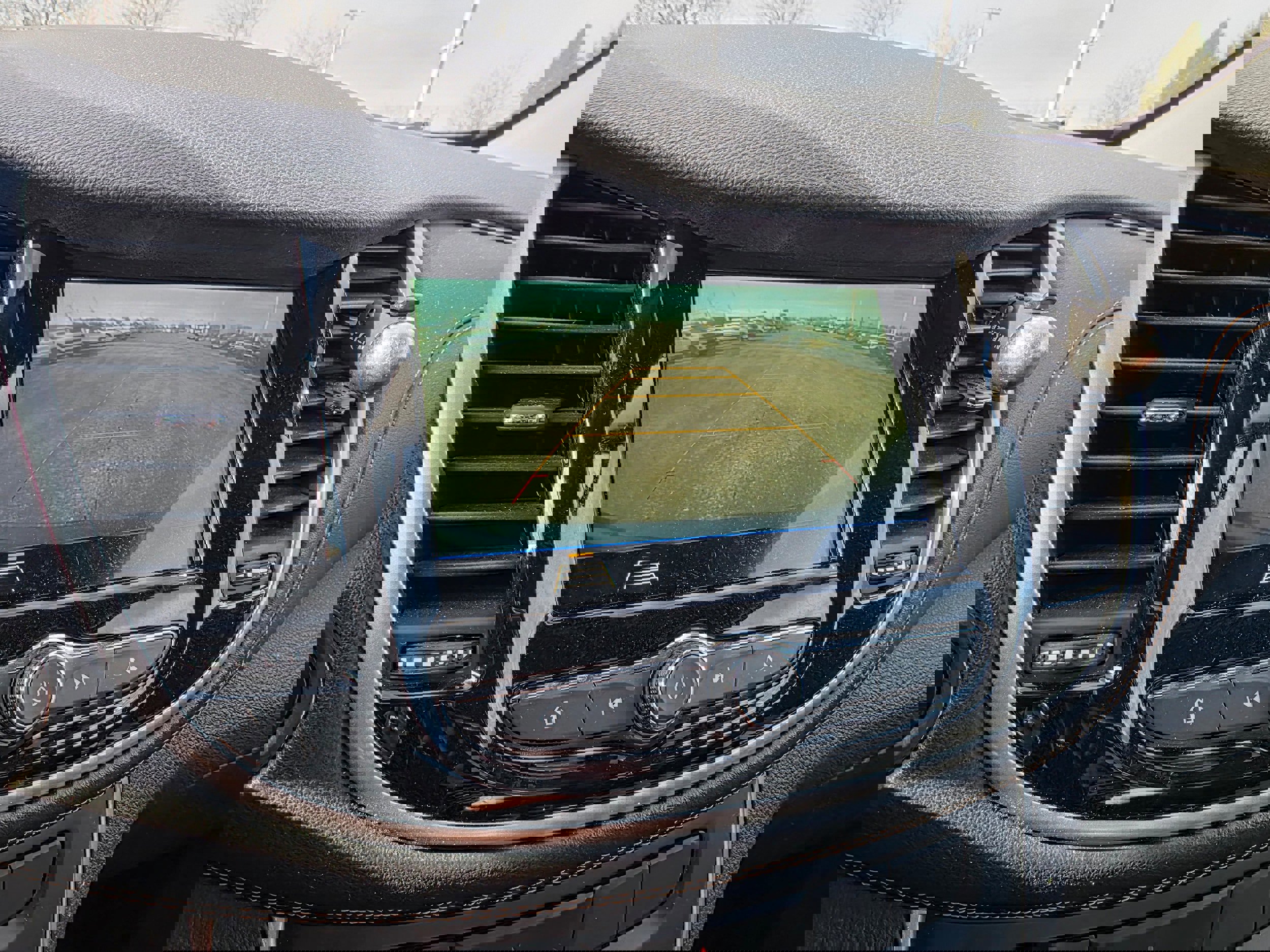 Used 2019 Chevrolet Trax LT w/ LT Convenience Package image 17