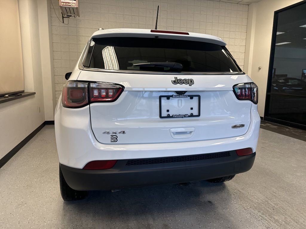 Used 2023 Jeep Compass Latitude image 4