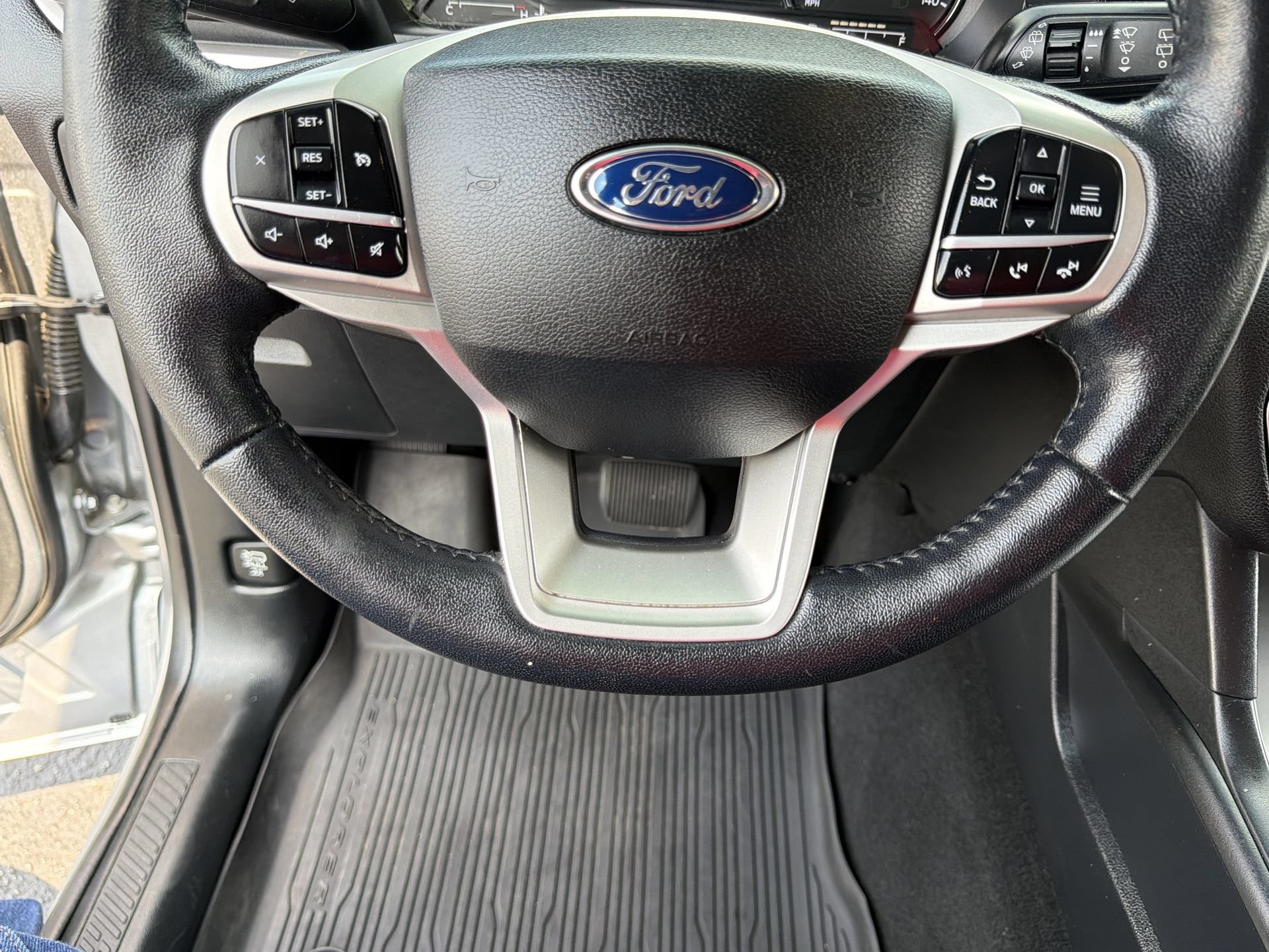 Certified 2021 Ford Explorer XLT RWD image 11
