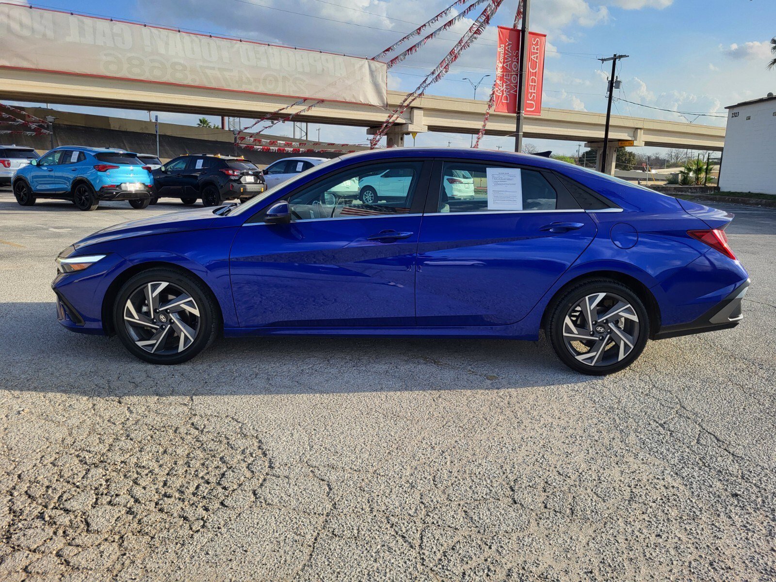 Used 2025 Hyundai Elantra SEL image 7