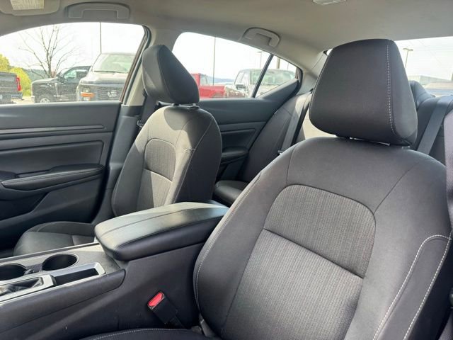 Used 2025 Nissan Altima 2.5 SV FWD image 24