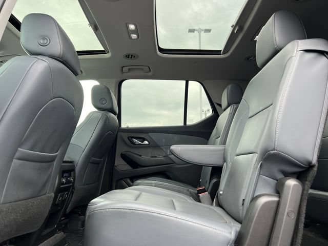 Used 2020 Chevrolet Traverse LT w/ LT Premium Package AWD/4WD image 4