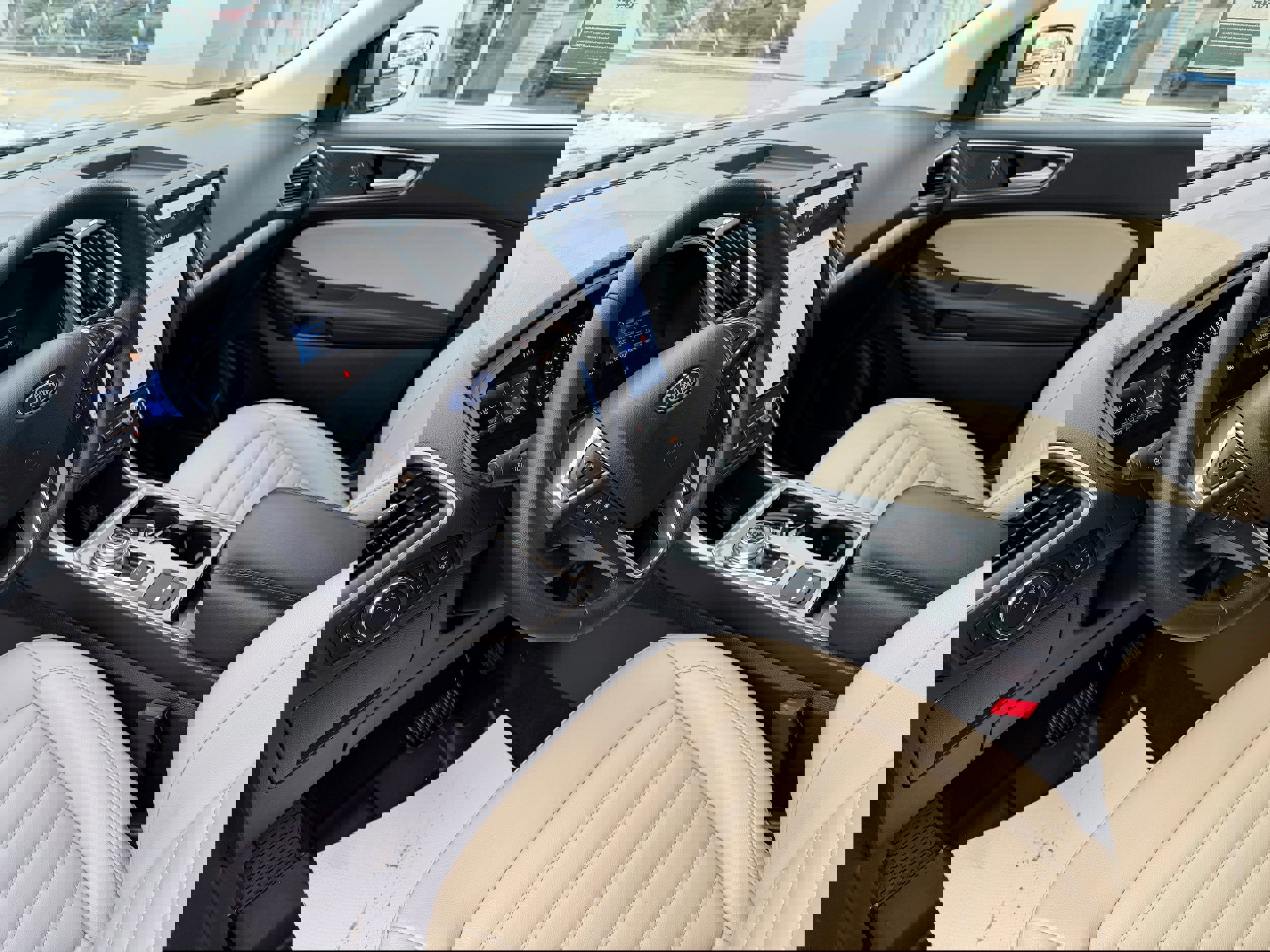 Certified 2024 Ford Edge SEL w/ Convenience Package image 14