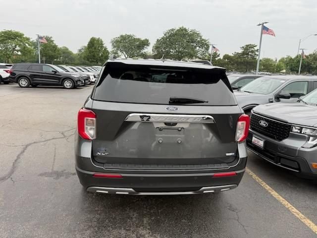 Certified 2020 Ford Explorer XLT w/ Equipment Group 202A AWD/4WD image 4