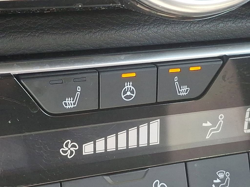 Used 2025 Nissan Sentra SV w/ All-Weather Package FWD image 27