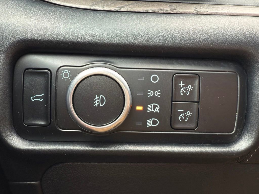 Certified 2023 Ford Explorer Platinum w/ Technology Package image 25