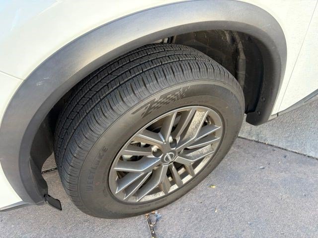 Used 2024 Nissan Rogue S AWD/4WD image 11
