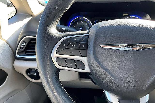 Used 2023 Chrysler Voyager LX image 17