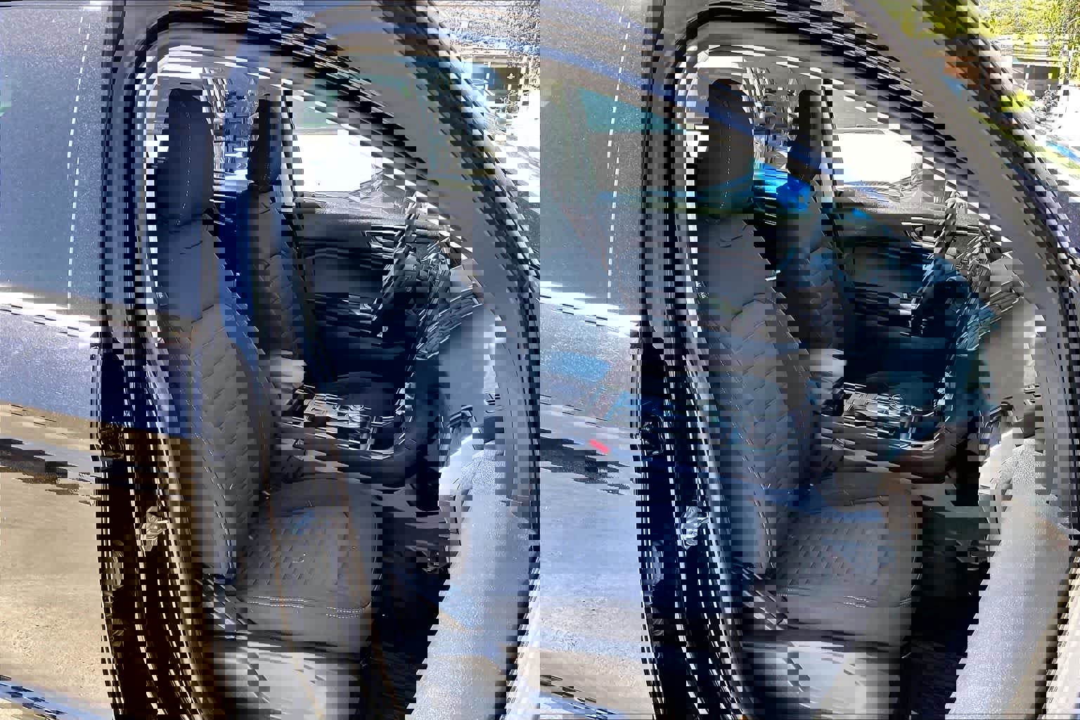 Certified 2024 Ford Edge SE w/ Black Appearance Package AWD/4WD image 15