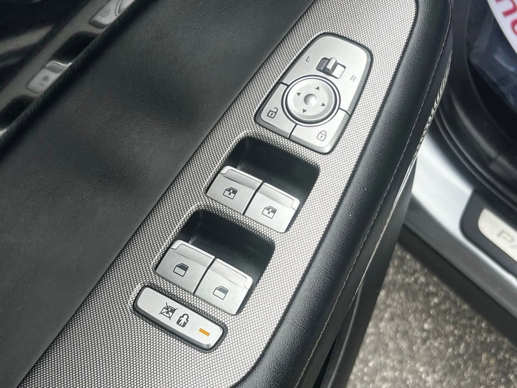 Used 2021 Hyundai Palisade Limited image 15