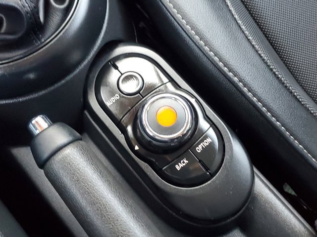 Used 2018 MINI Cooper 4-Door Hardtop image 26