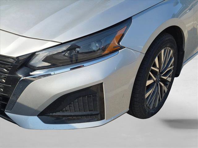Used 2023 Nissan Altima 2.5 SV w/ SV Premium Package AWD/4WD image 13