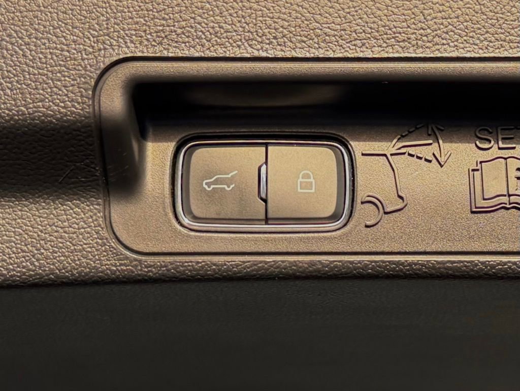 Certified 2025 Ford Explorer Active image 12